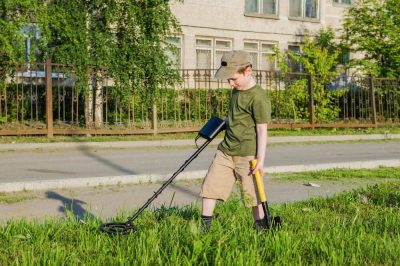 Find coins with a Metal Detector